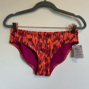 NWT Lululemon Waterside Mid-Rise Swim Bottoms *Medium Coverage Size Small